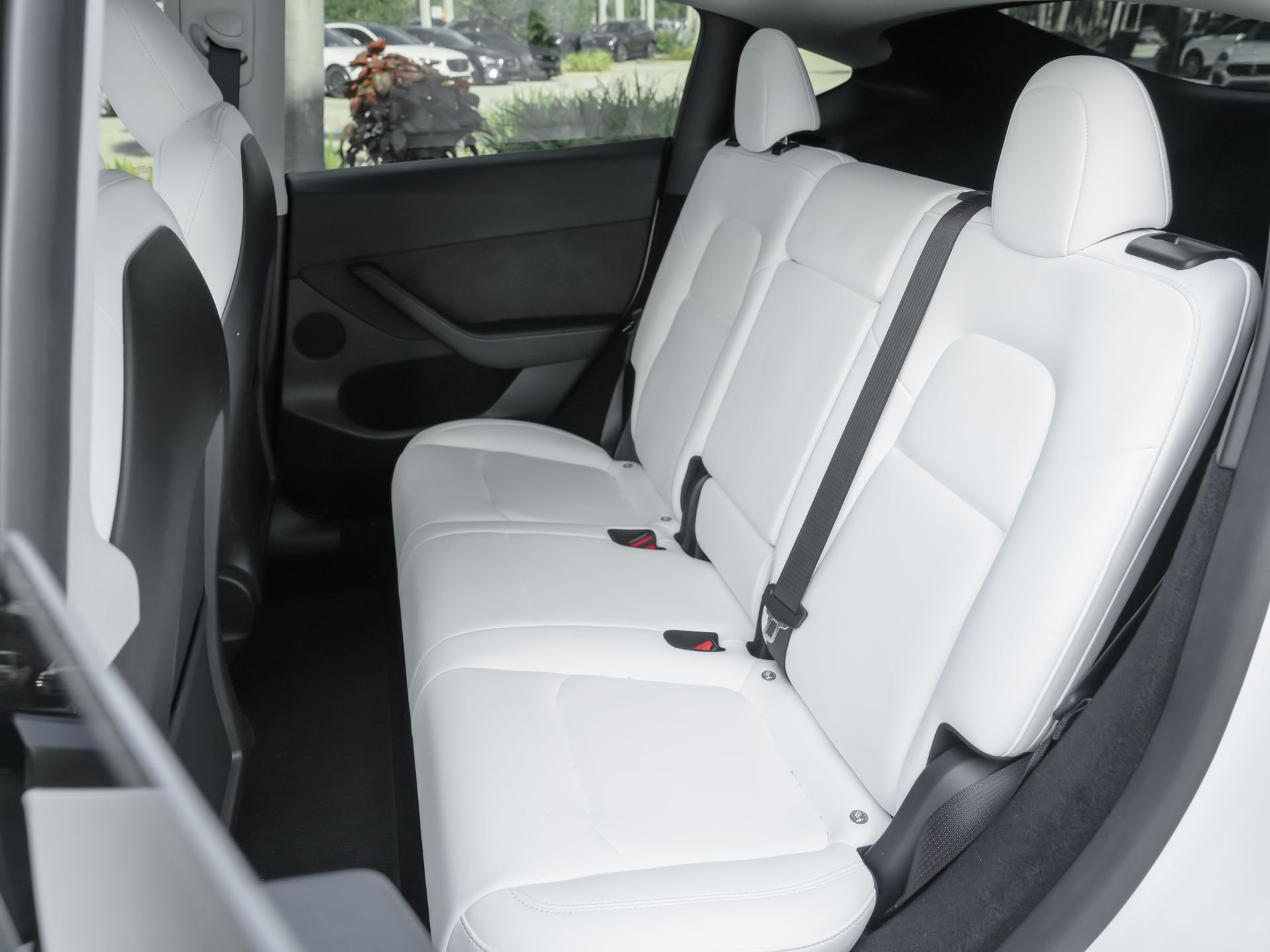 Used 2024 Tesla Model Y Long Range RWD image 18