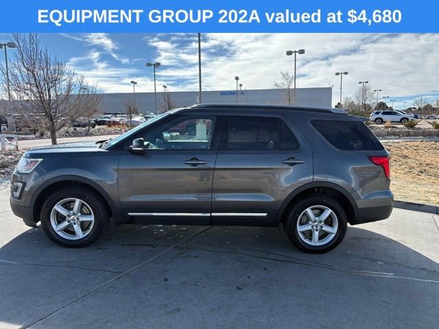 Used 2017 Ford Explorer XLT w/ Equipment Group 202A image 5