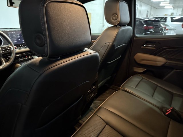 Used 2023 GMC Canyon Denali w/ Denali Black Edition image 29