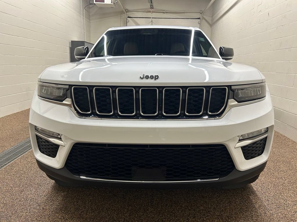 Used 2022 Jeep Grand Cherokee Limited AWD/4WD image 6