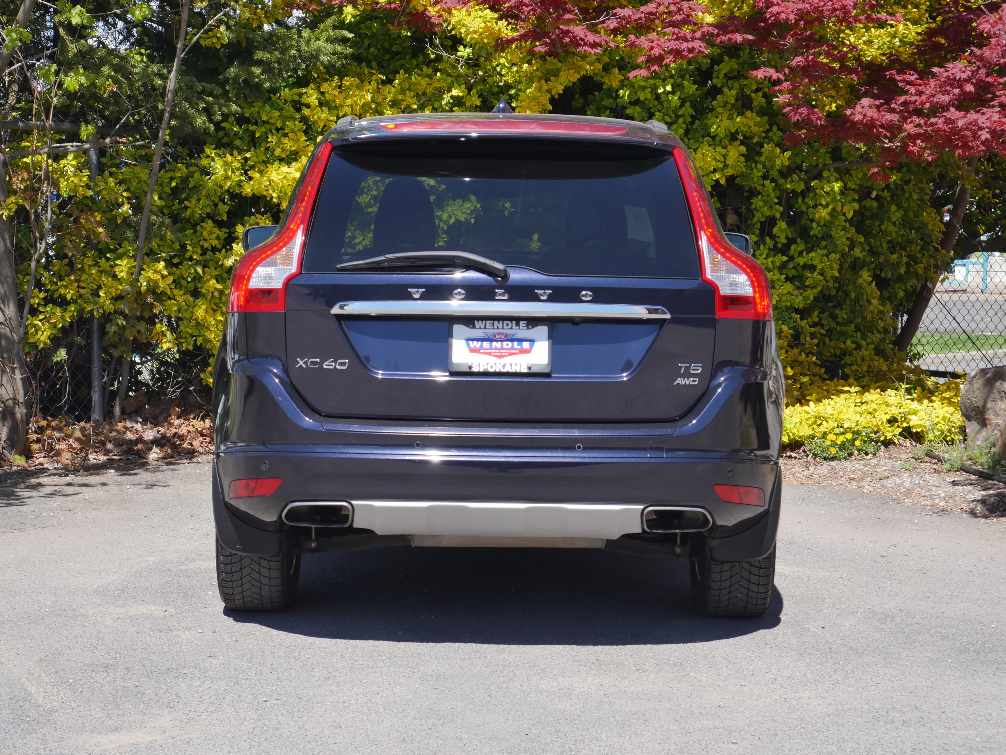 Used 2017 Volvo XC60 T5 Inscription w/ Advanced Package AWD/4WD image 14