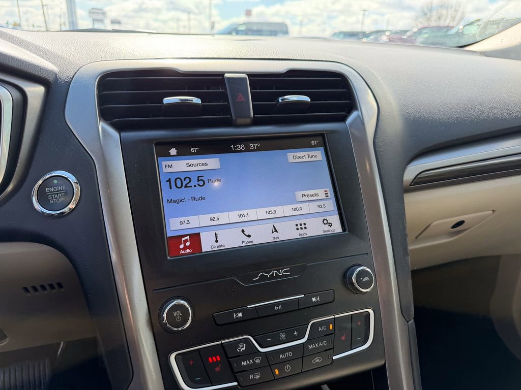 Used 2019 Ford Fusion SEL image 18