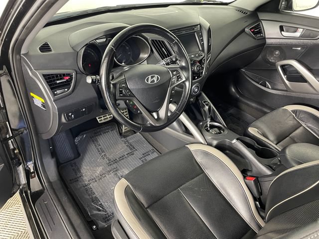 Used 2015 Hyundai Veloster Turbo FWD image 3