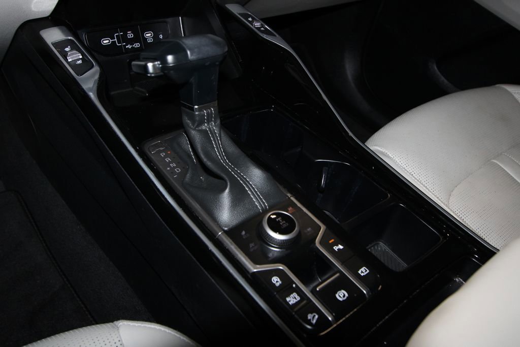 Used 2025 Kia Sorento SX image 17