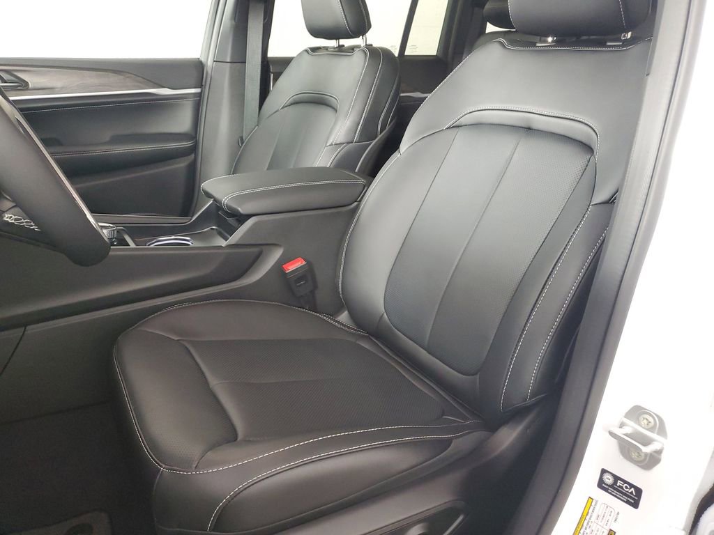 New 2026 Jeep Grand Cherokee Limited image 13