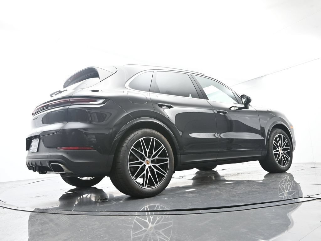 Certified 2025 Porsche Cayenne AWD/4WD image 49