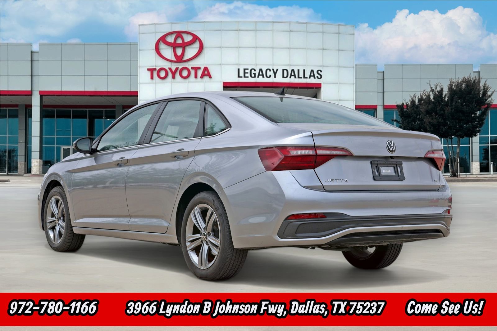 Used 2024 Volkswagen Jetta SE FWD image 8