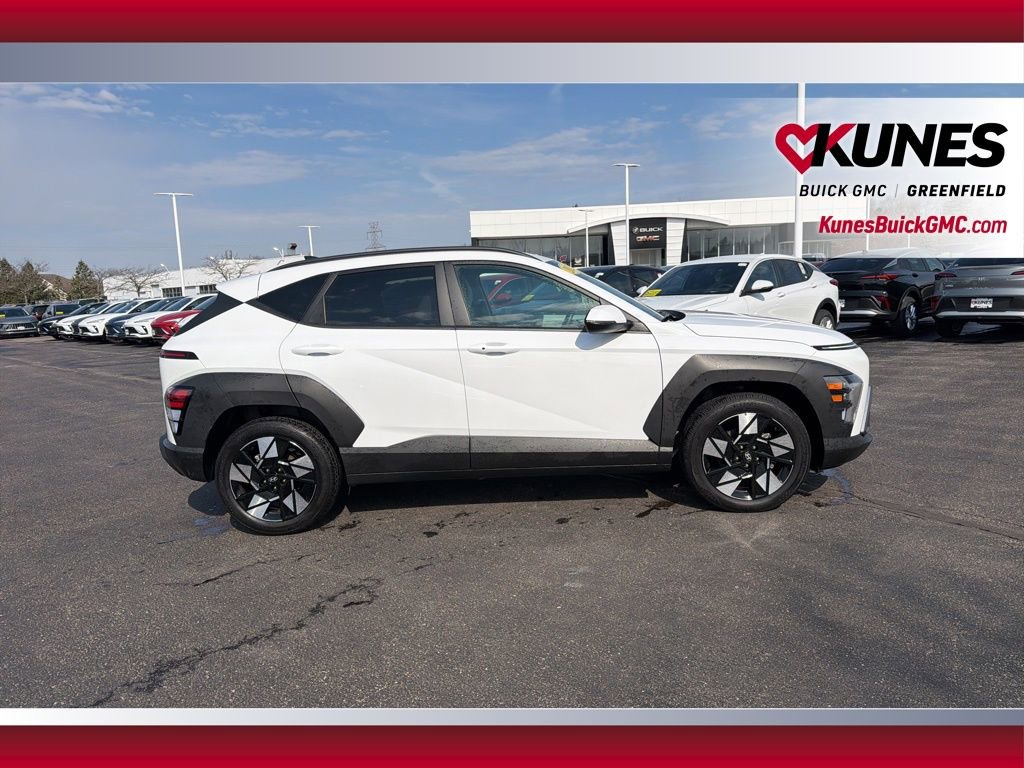 Used 2025 Hyundai Kona SEL image 4