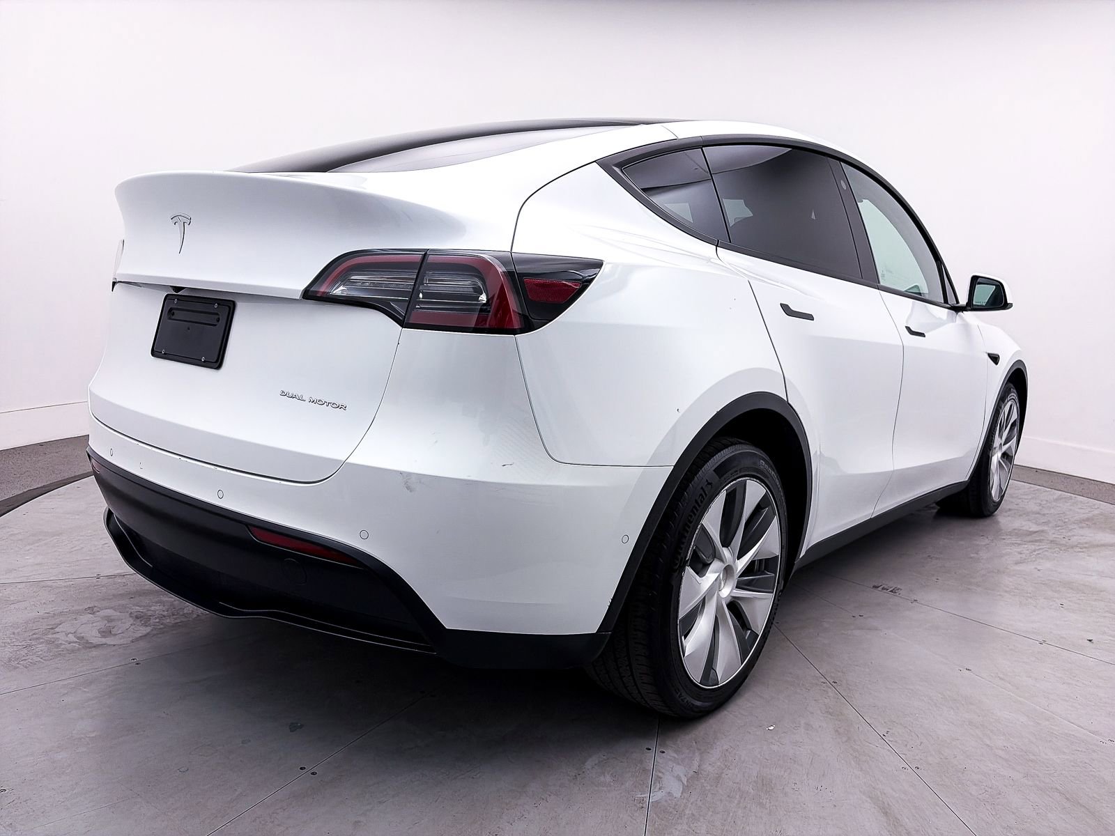 Used 2022 Tesla Model Y Long Range image 15