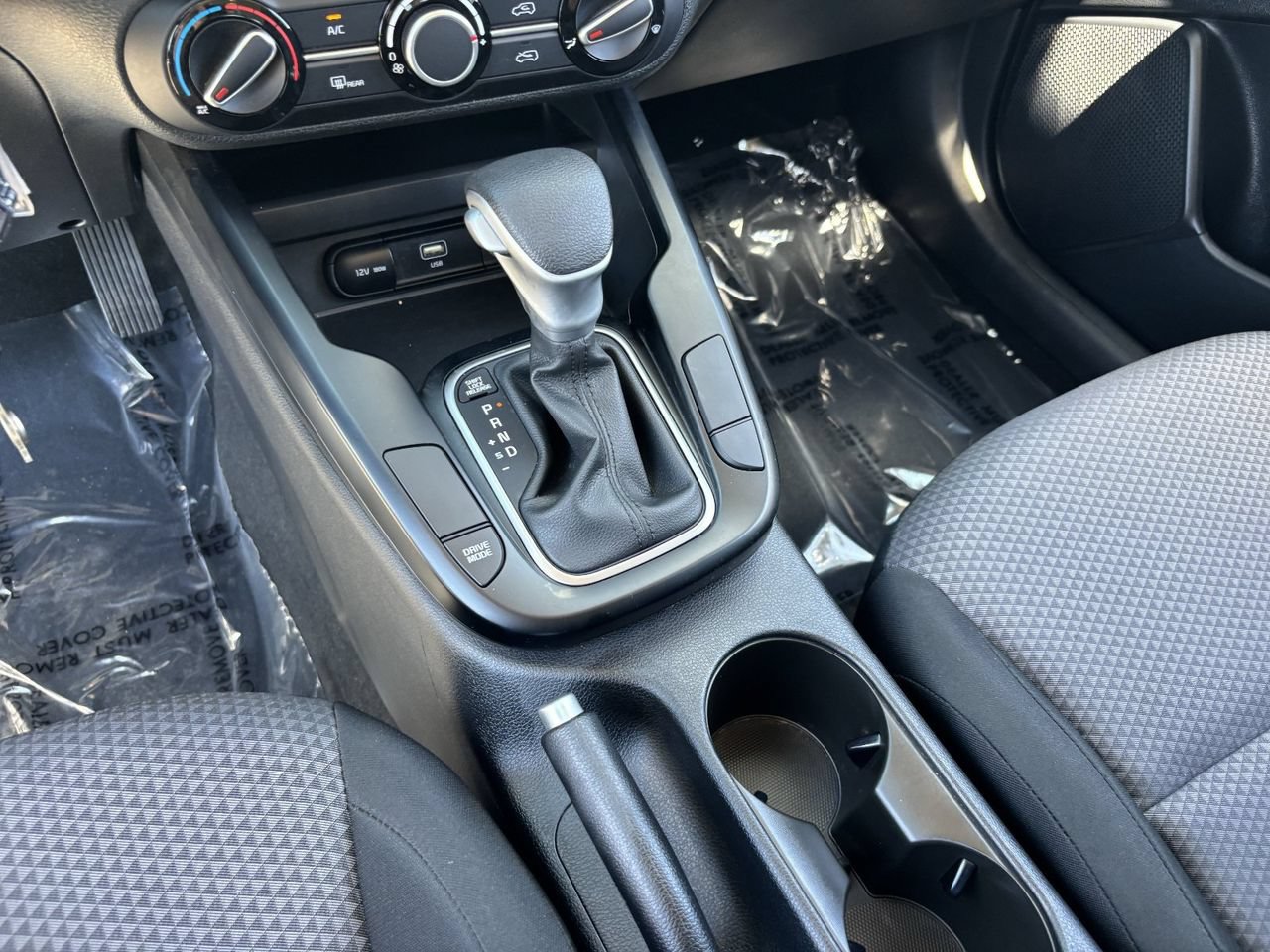 Used 2025 Kia Soul LX w/ LX Technology Package FWD image 23