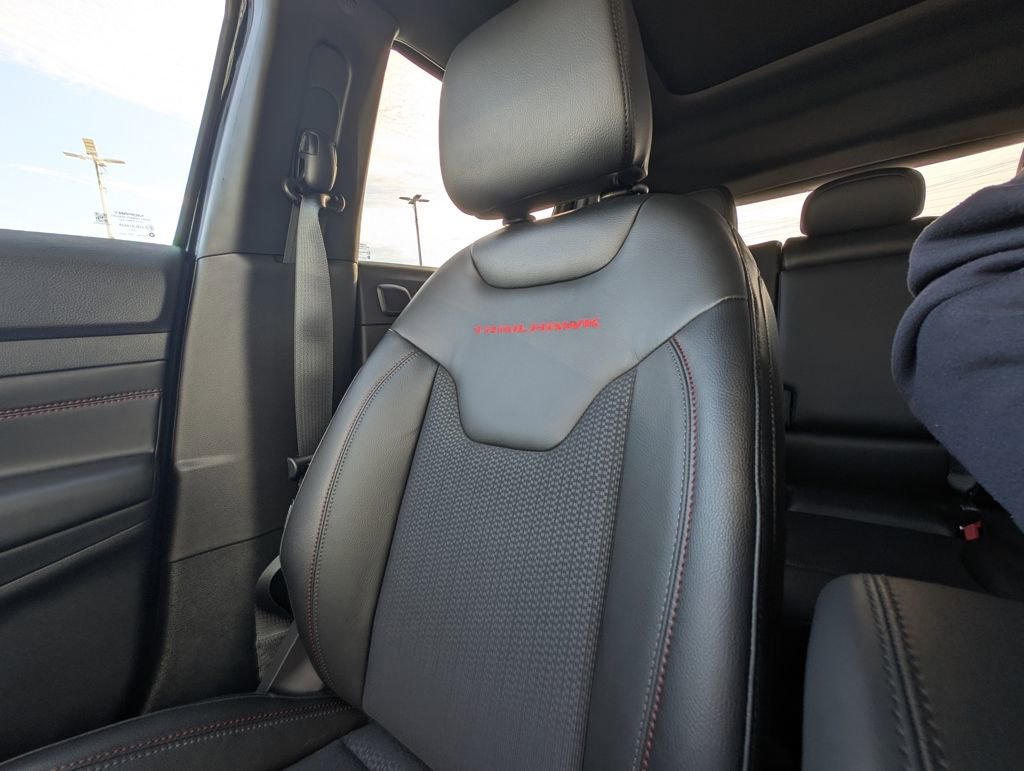 New 2026 Jeep Compass Trailhawk w/ Sun, Sound & Navigation Group AWD/4WD image 14