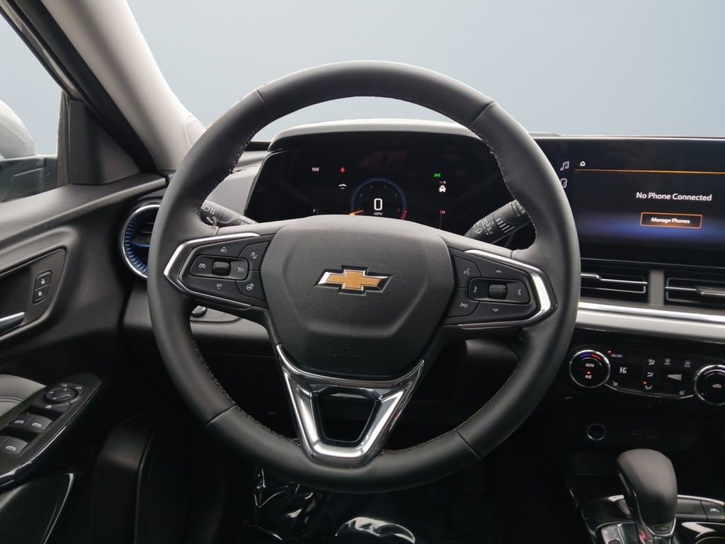 Certified 2025 Chevrolet Trax LT w/ Driver Confidence Package FWD image 11