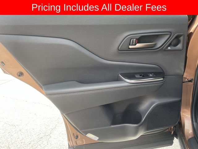 Used 2025 Toyota Crown Platinum AWD/4WD image 16