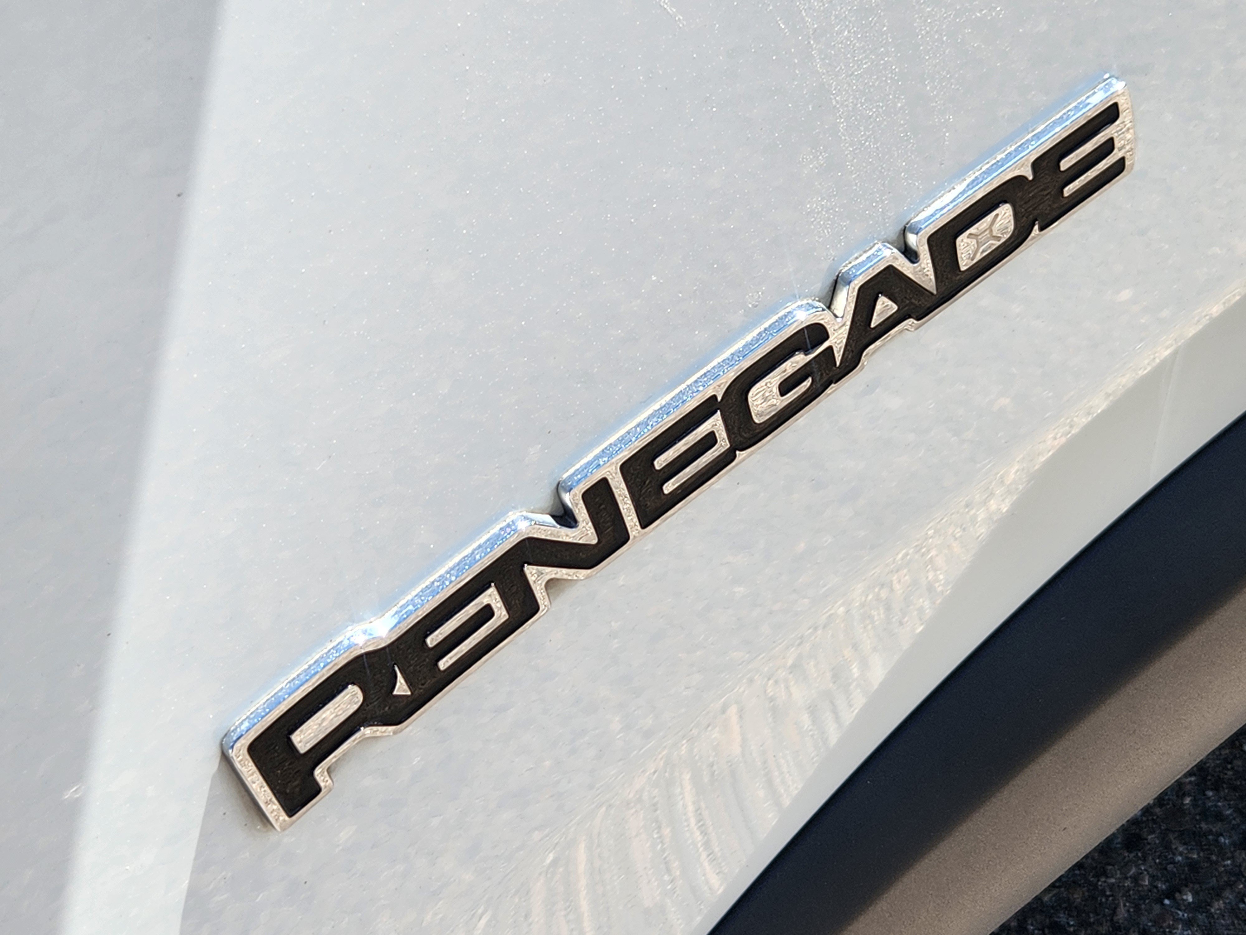 Used 2023 Jeep Renegade Latitude AWD/4WD image 8