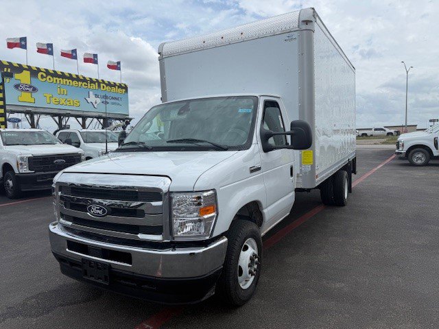 New 2027 Ford E-450 and Econoline 450 Super Duty w/ Power Equipment Group RWD image 5