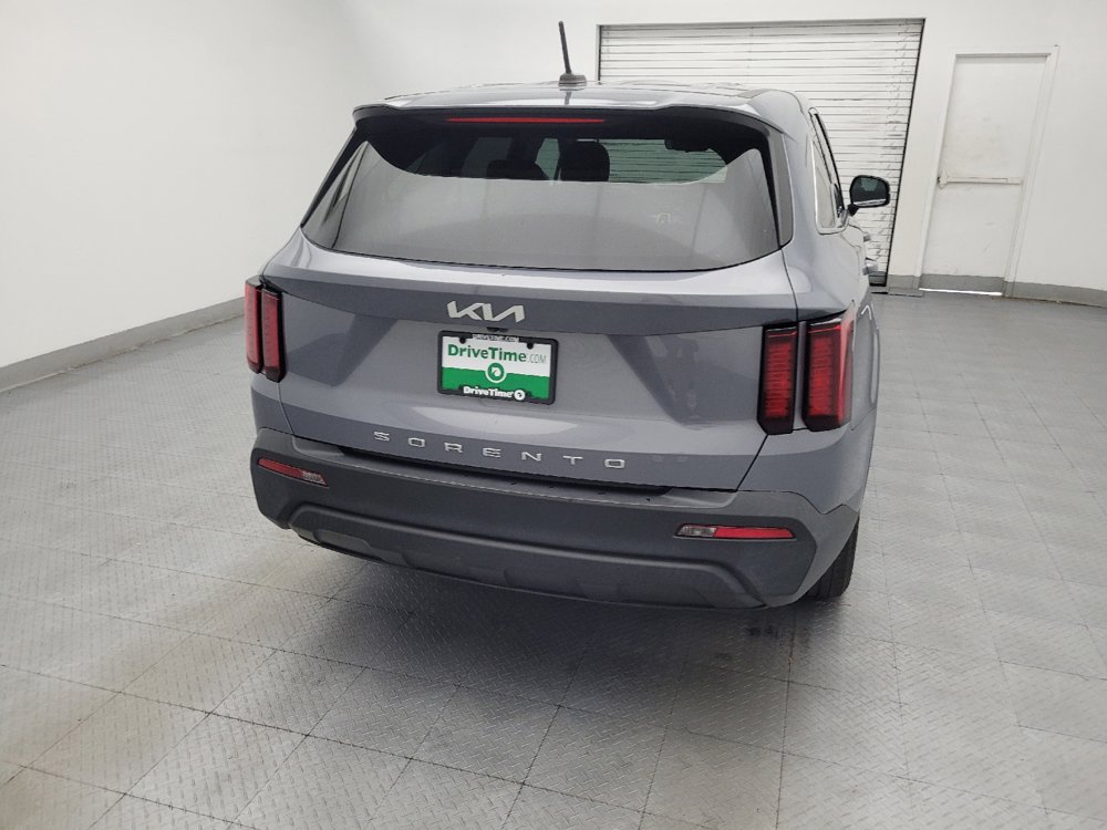 Used 2022 Kia Sorento LX FWD image 7