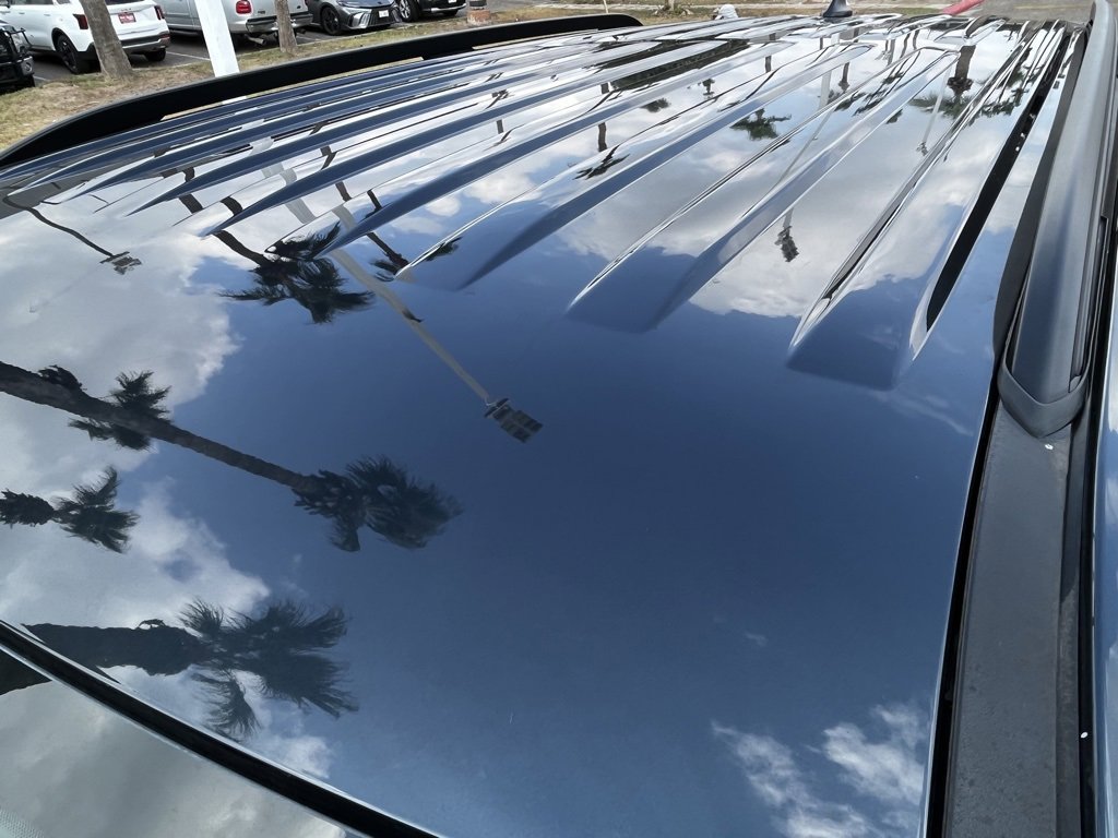 Used 2022 Ford Explorer XLT w/ Equipment Group 202A image 7