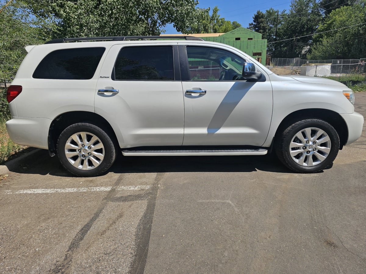 Used 2011 Toyota Sequoia Platinum AWD/4WD image 6