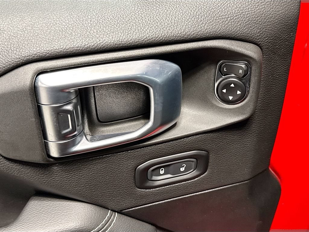 Used 2023 Jeep Wrangler Unlimited Sahara AWD/4WD image 25
