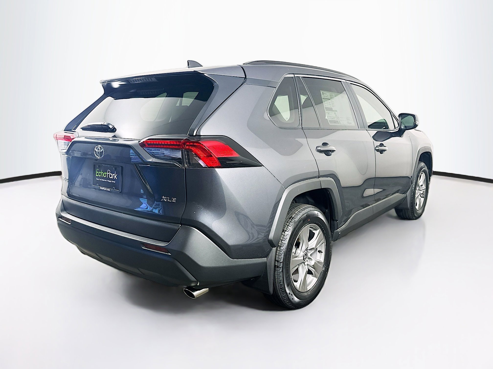 Used 2025 Toyota RAV4 XLE w/ Convenience Package FWD image 9