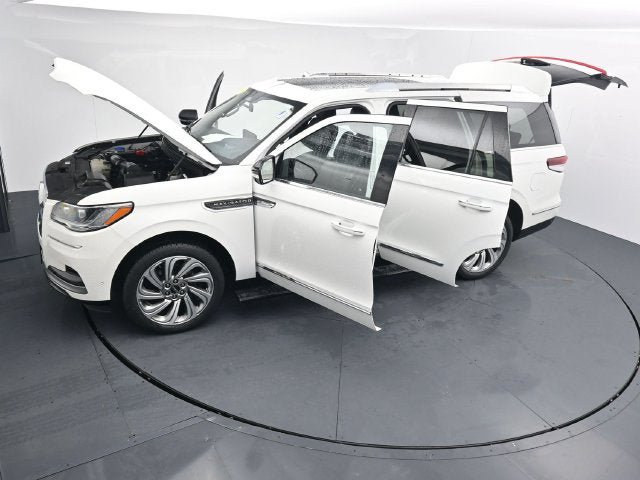 Used 2023 Lincoln Navigator Reserve AWD/4WD image 42