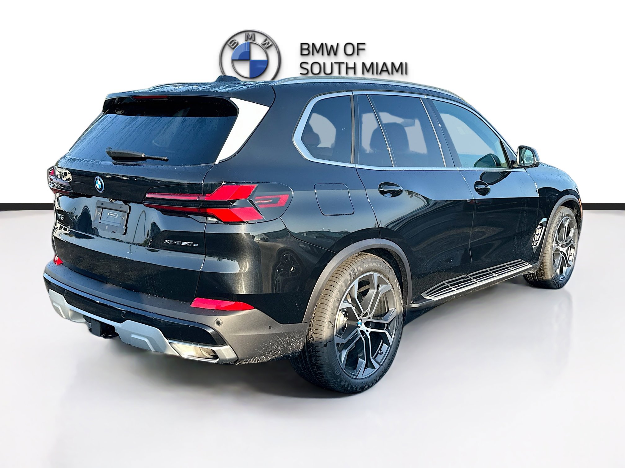 New 2026 BMW X5 xDrive50e image 6