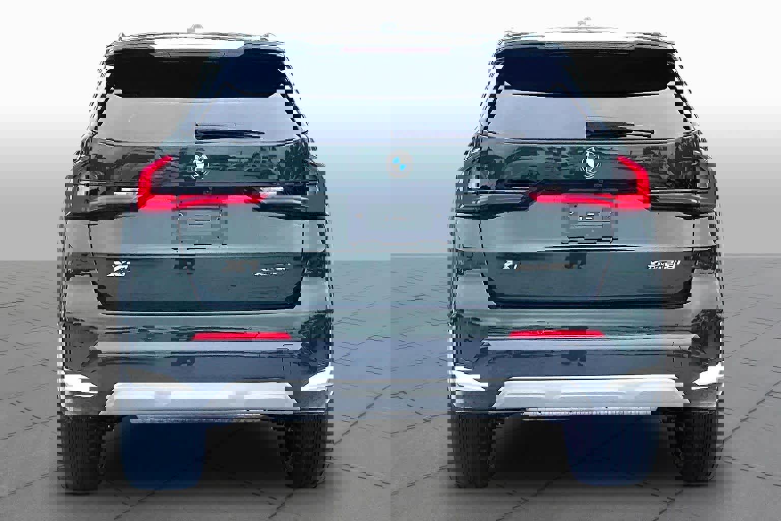 Used 2025 BMW X1 xDrive28i w/ Convenience Package AWD/4WD image 5