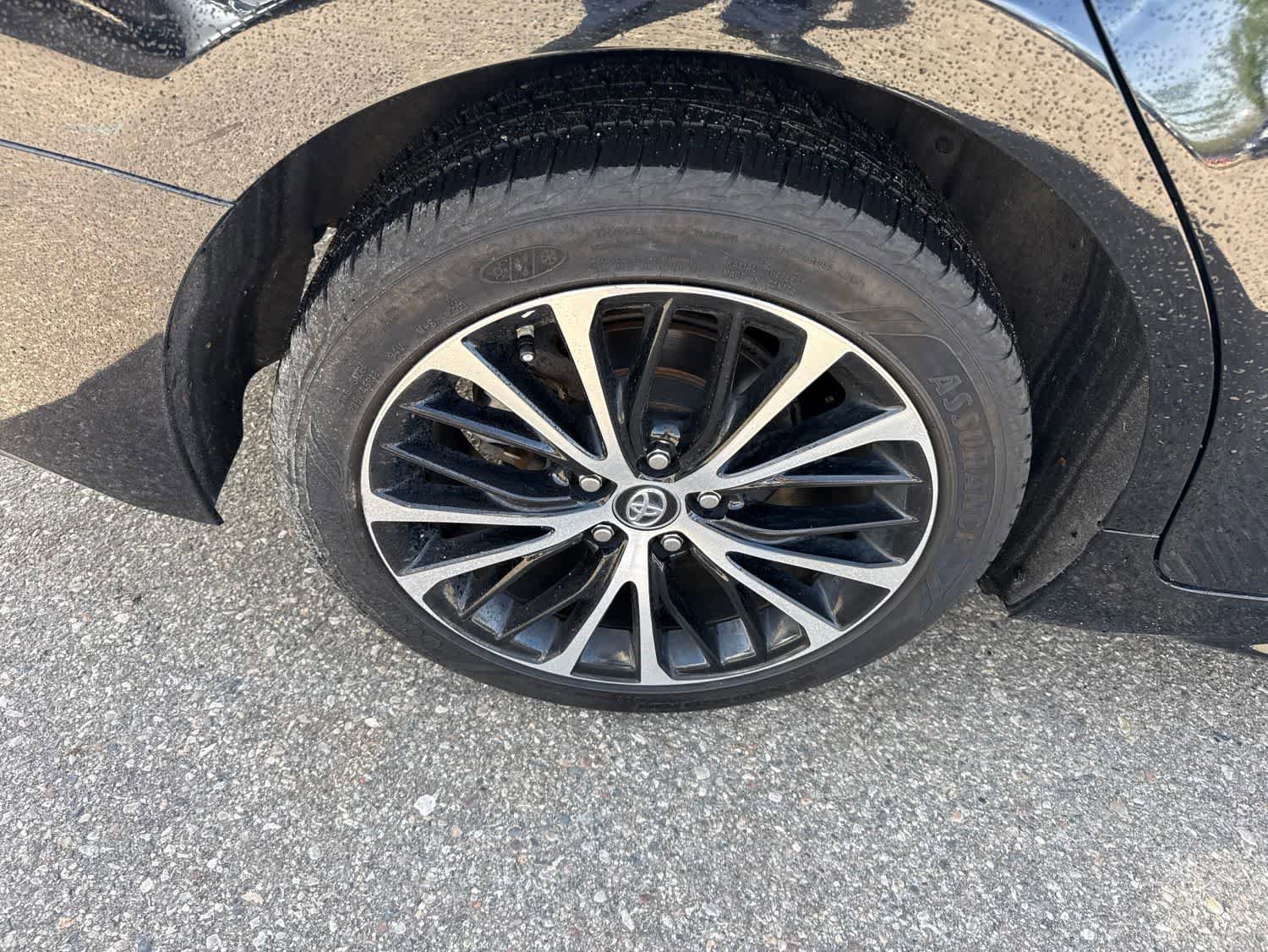 Used 2019 Toyota Camry SE FWD image 12