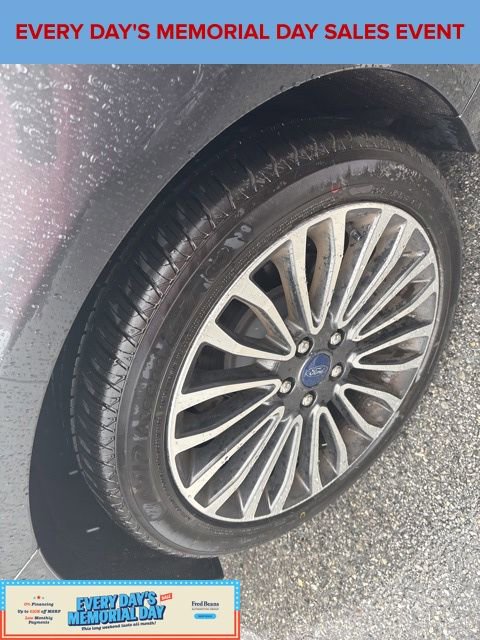 Used 2017 Ford Fusion SE w/ Fusion SE Technology Package AWD/4WD image 3