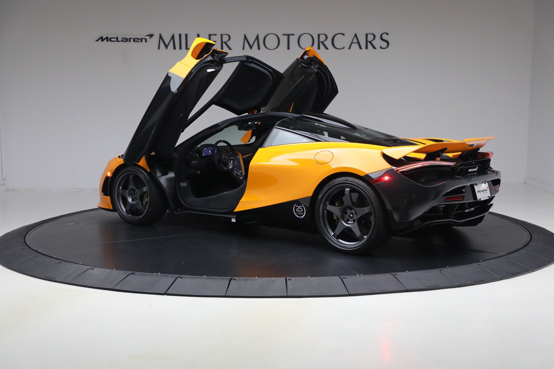 Used 2021 McLaren 720S RWD image 16