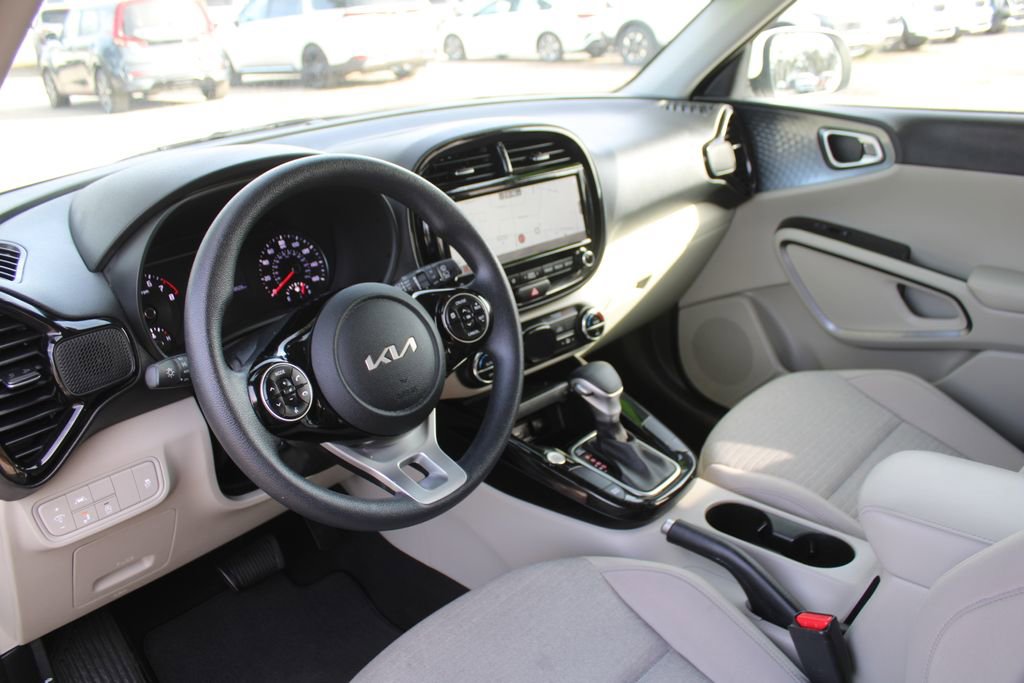 Used 2022 Kia Soul S image 21