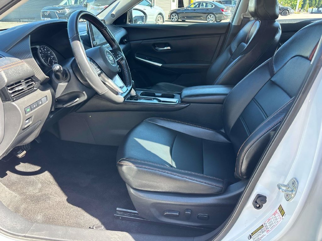 Used 2023 Nissan Sentra SR w/ SR Premium Package FWD image 6