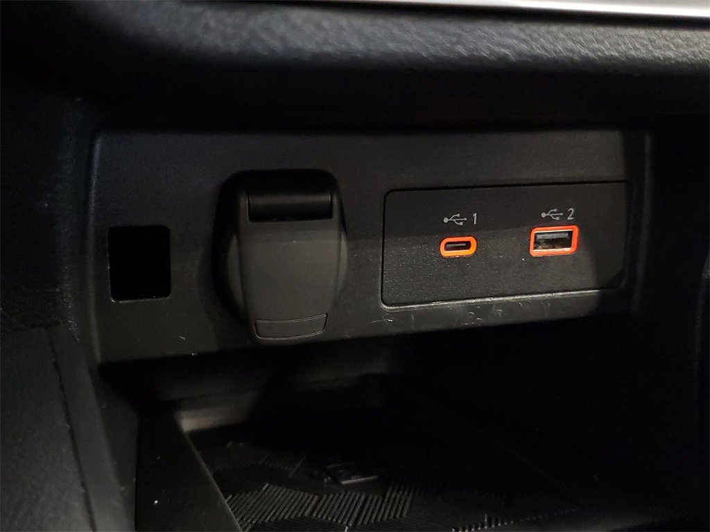 Used 2024 Nissan Versa SR image 23