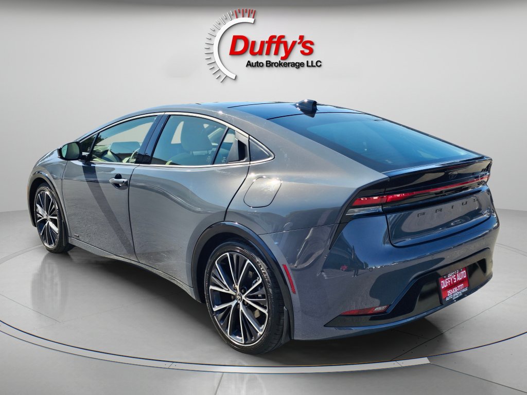 Used 2025 Toyota Prius XLE image 17