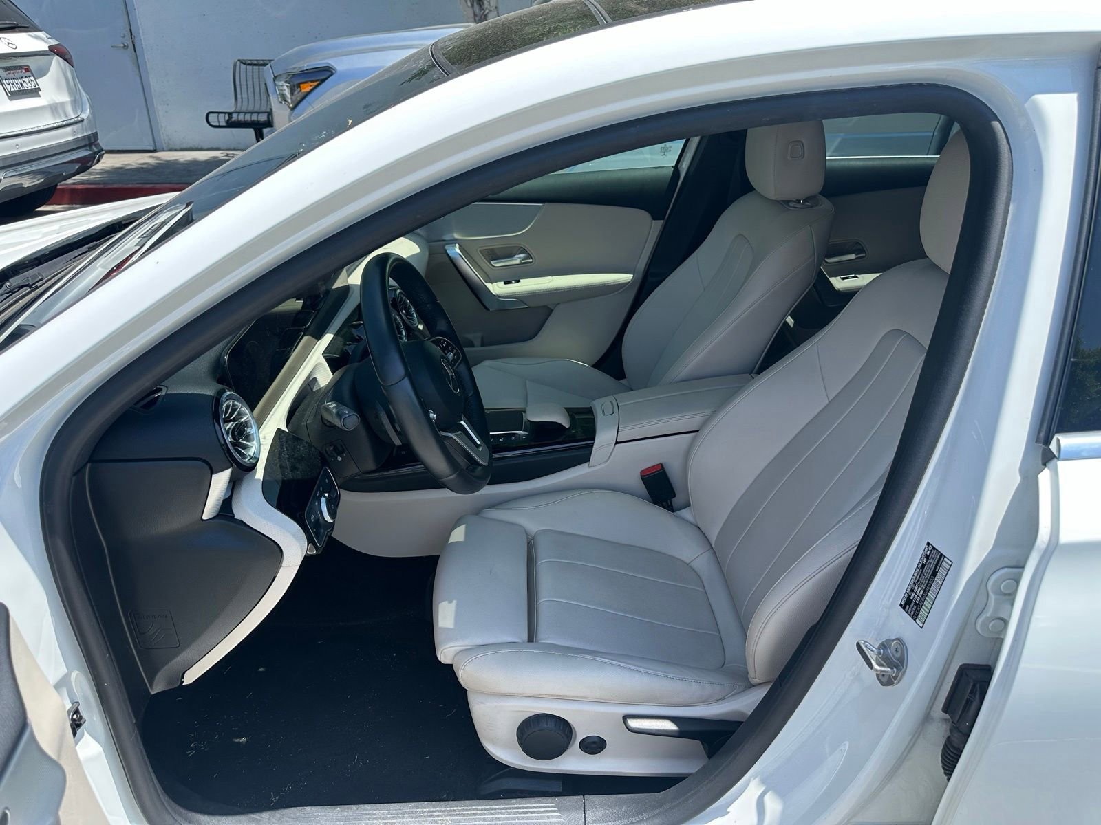 Used 2022 Mercedes-Benz A 220 image 2