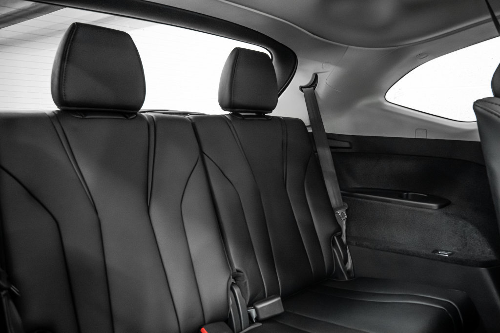 Certified 2026 Acura MDX FWD image 33