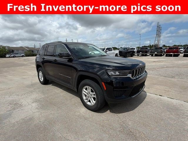 Used 2023 Jeep Grand Cherokee Laredo w/ Luxury Tech Group I image 5