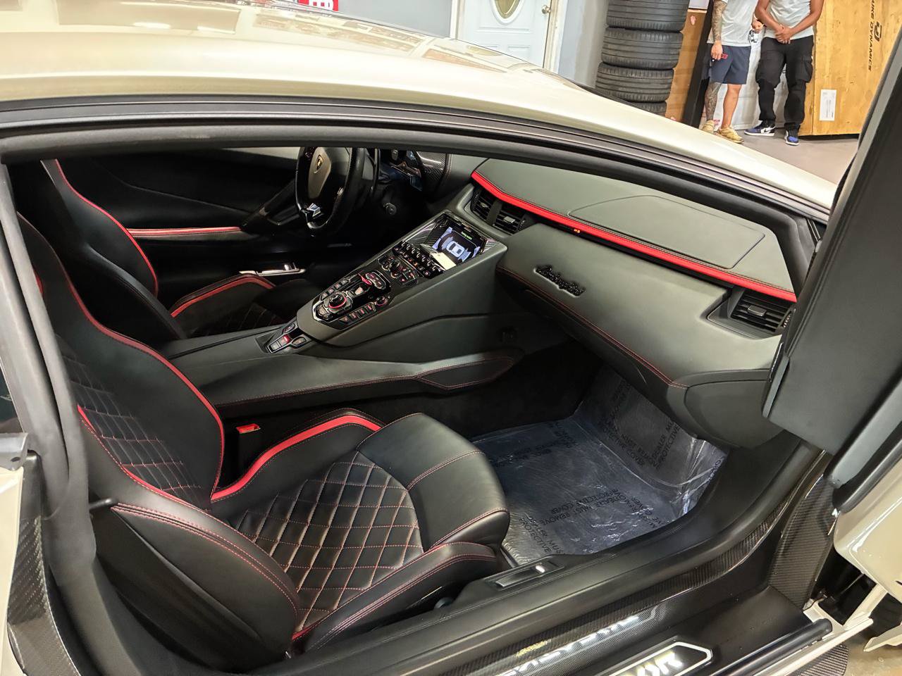 Used 2017 Lamborghini Aventador S AWD/4WD image 26
