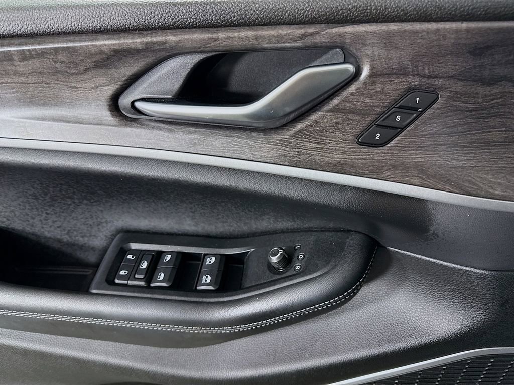 Used 2022 Jeep Grand Cherokee Limited 4xe w/ Luxury Tech Group II image 24