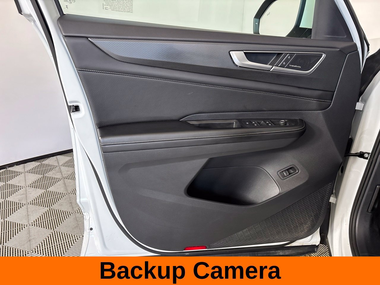 Used 2024 Volkswagen Atlas Cross Sport SEL Premium R-Line AWD/4WD image 9