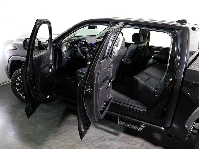 Used 2023 Toyota Tundra Limited AWD/4WD image 5