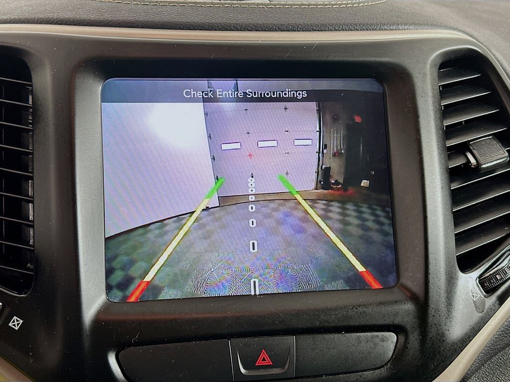 Used 2017 Jeep Cherokee Latitude w/ Cold Weather Group image 13