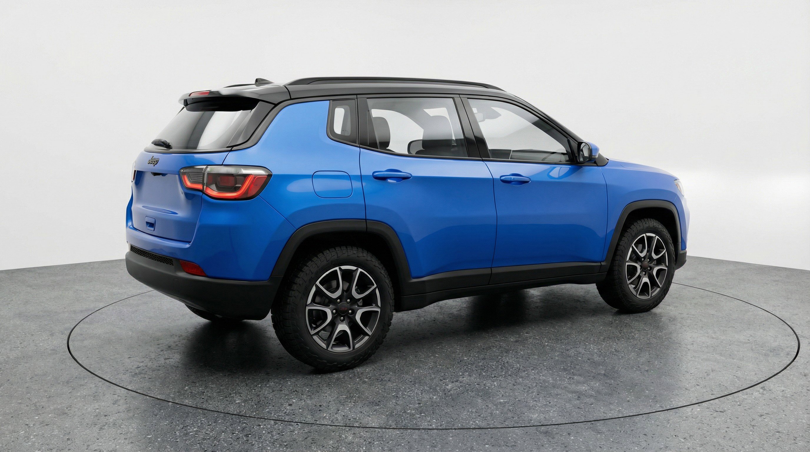 Used 2025 Jeep Compass Trailhawk AWD/4WD image 9