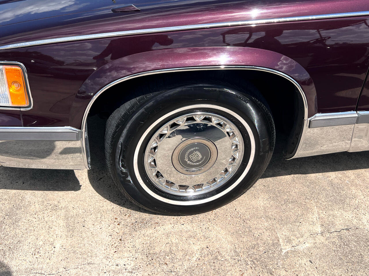 Used 1996 Cadillac Fleetwood Brougham image 33