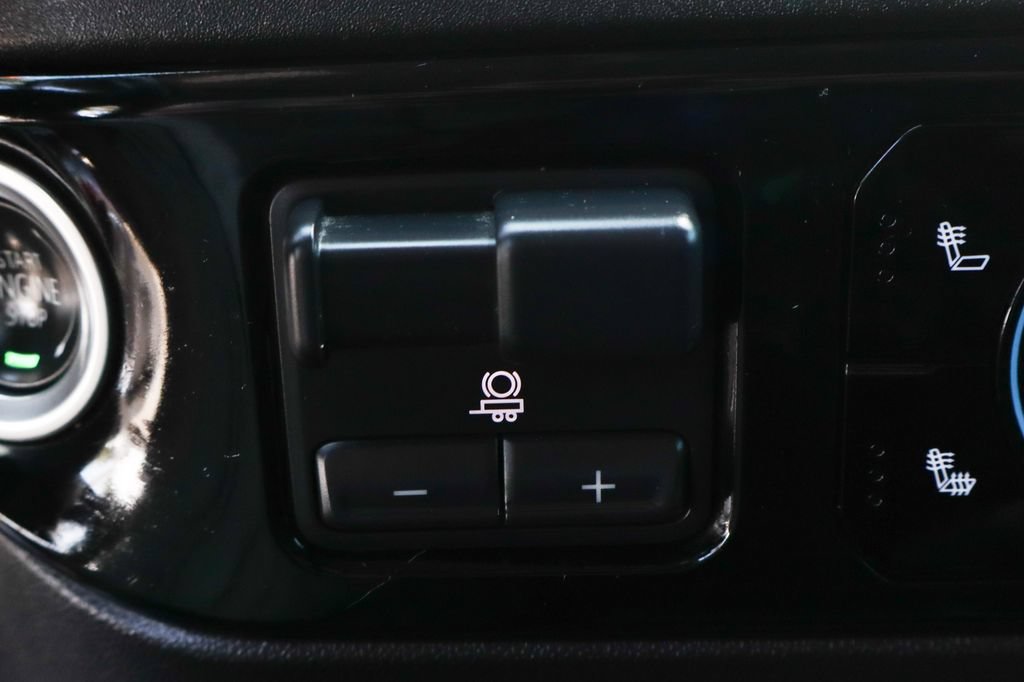 Used 2025 Chevrolet Silverado 1500 LT RWD image 31