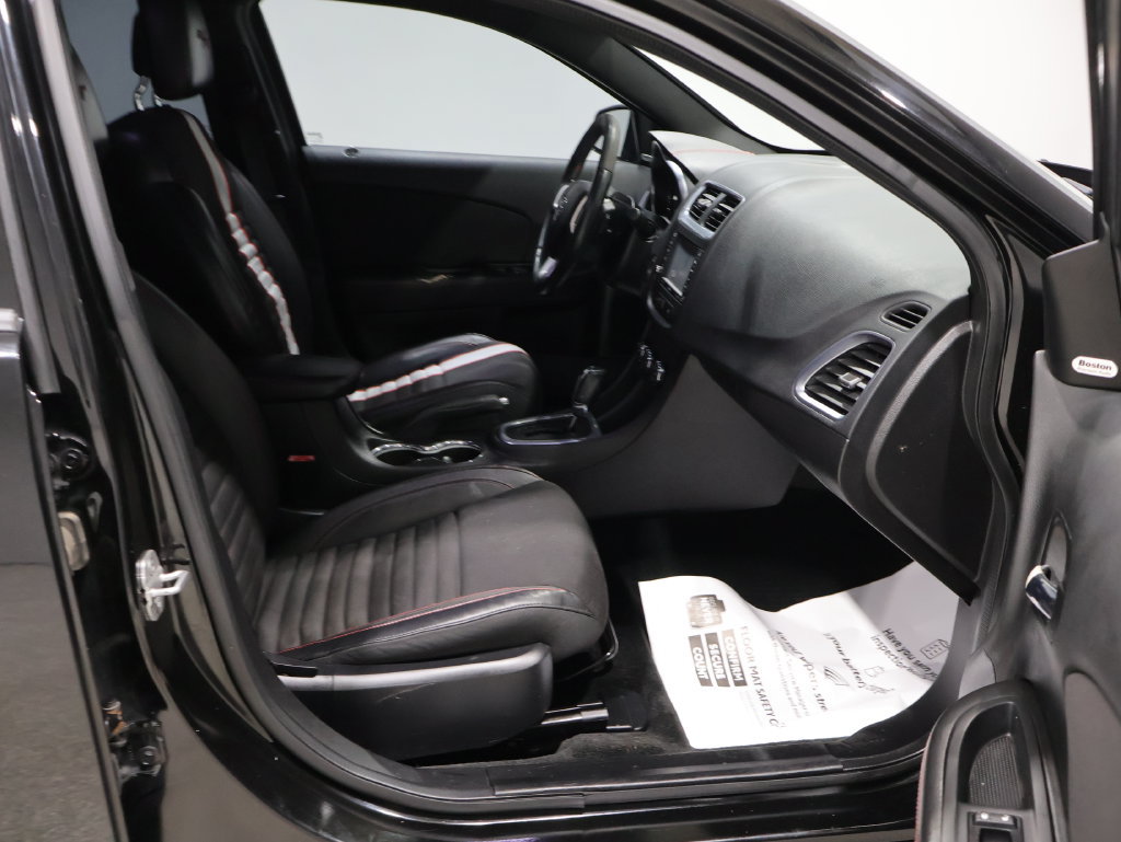 Used 2013 Dodge Avenger R/T FWD image 21