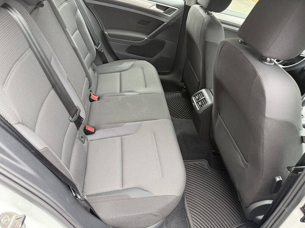 Used 2017 Volkswagen Golf S AWD/4WD image 20