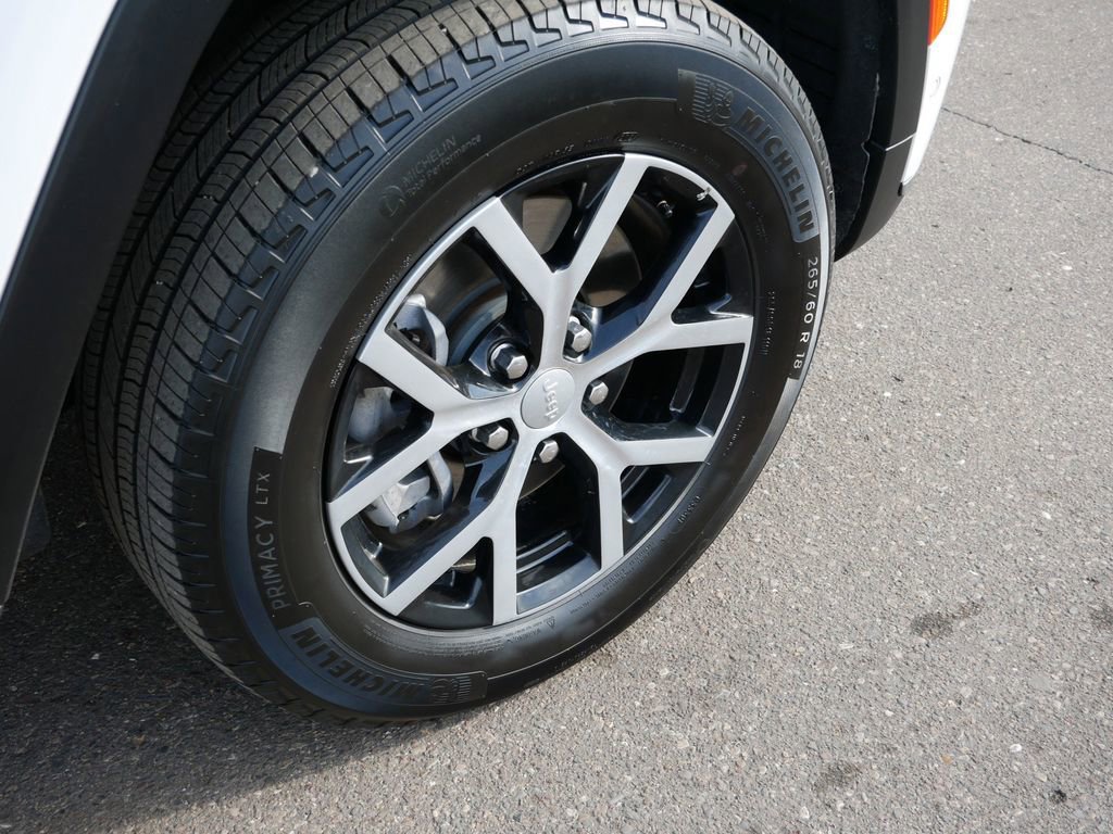 Used 2024 Jeep Grand Cherokee L Limited w/ Luxury Tech Group II image 9
