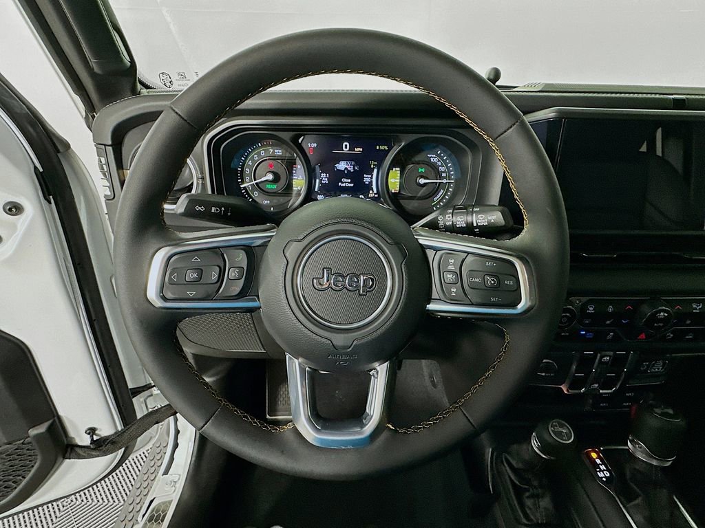 Used 2024 Jeep Wrangler Unlimited Sahara w/ Technology Group image 11