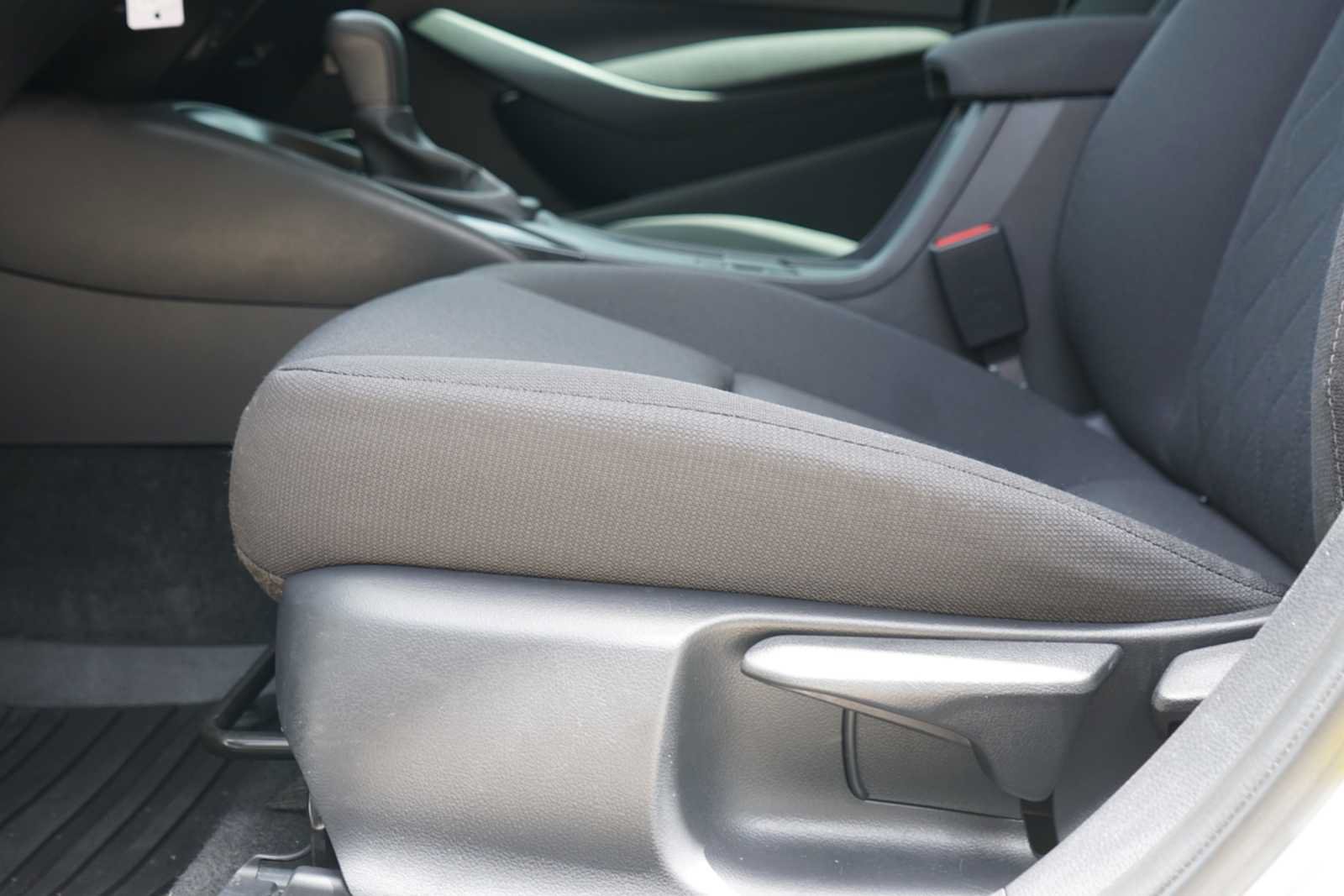 Used 2025 Toyota Corolla LE FWD image 16